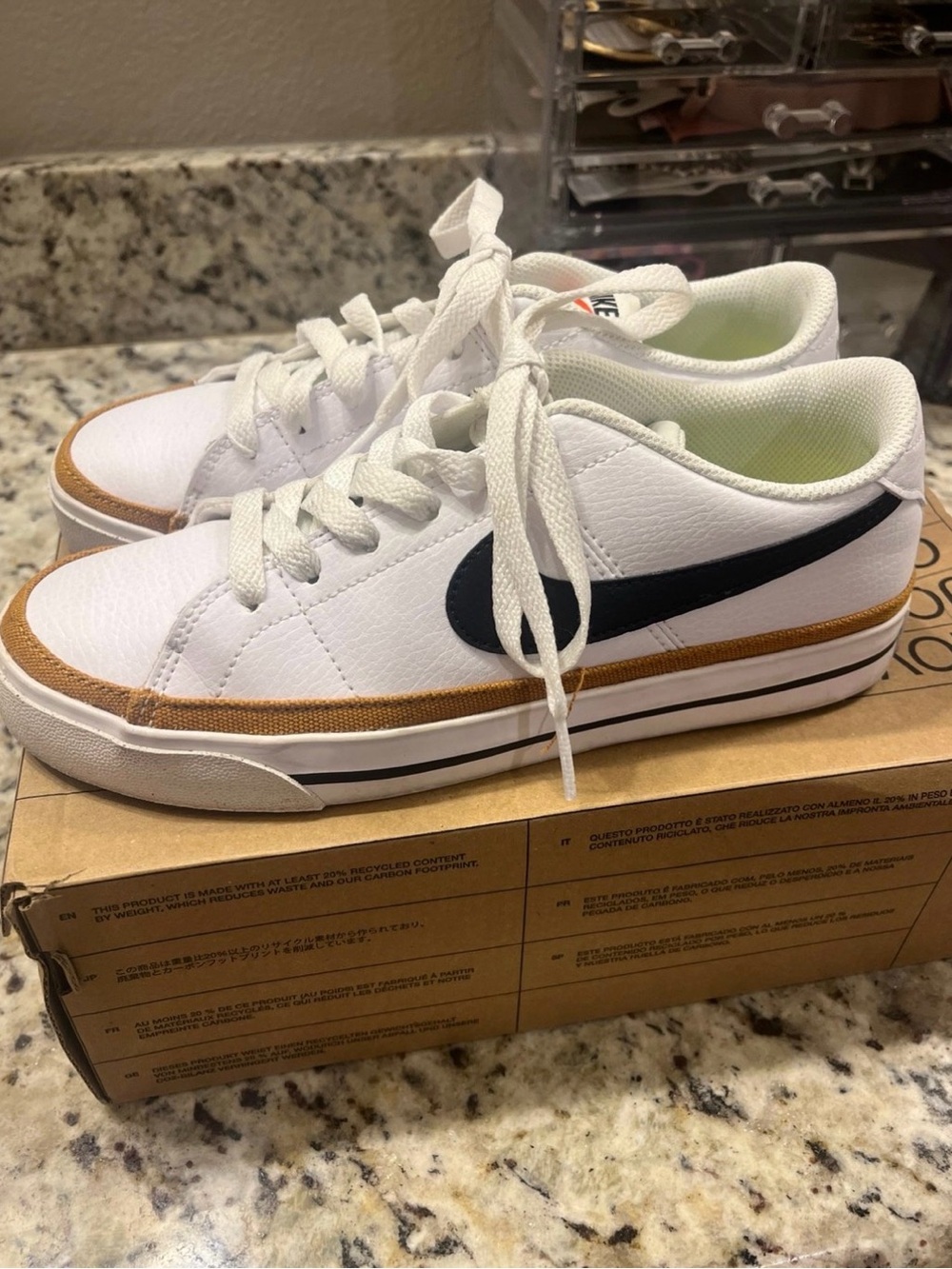 Women’s Court Legacy Nike tennis shoes